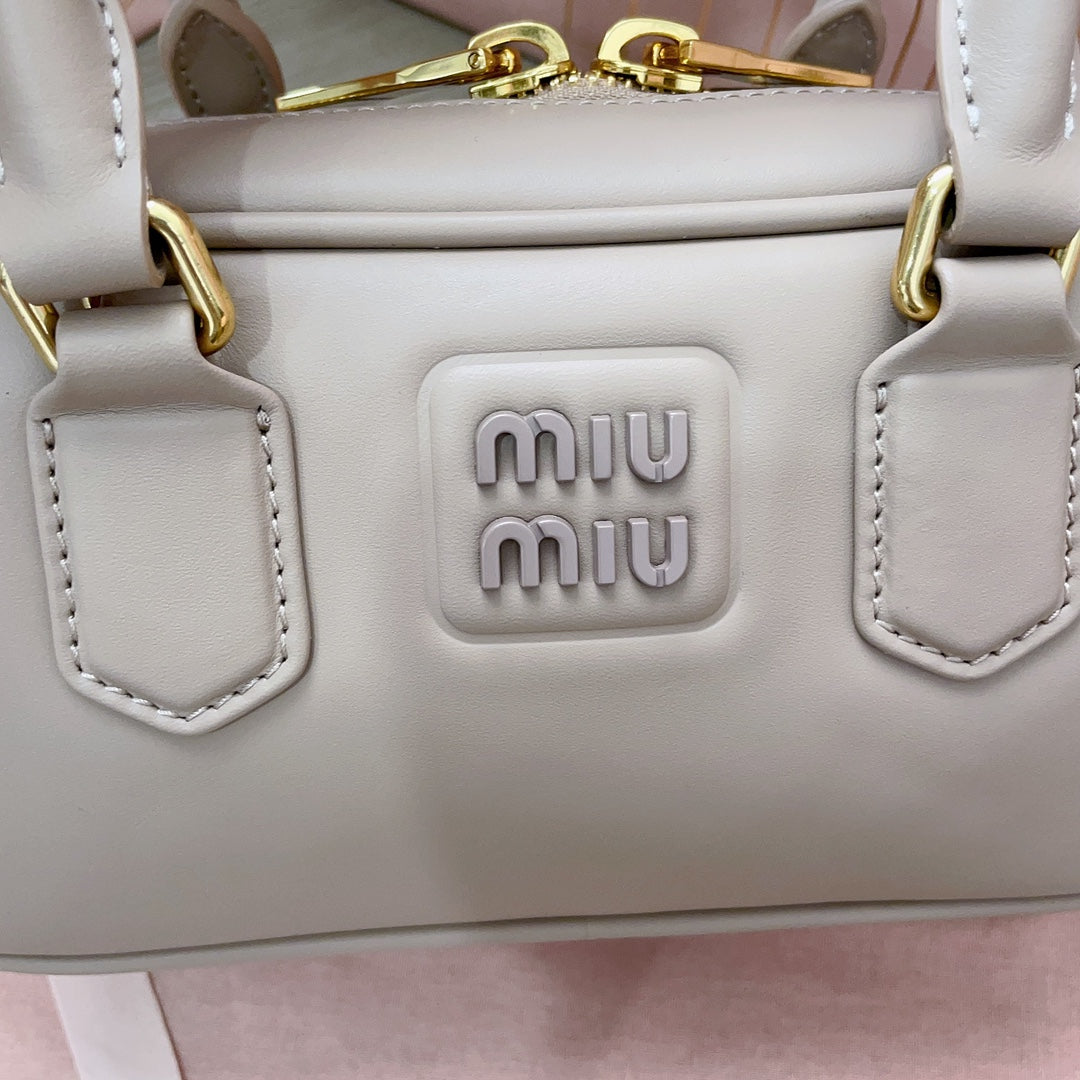 Miumiu - Arcadie leather bag
