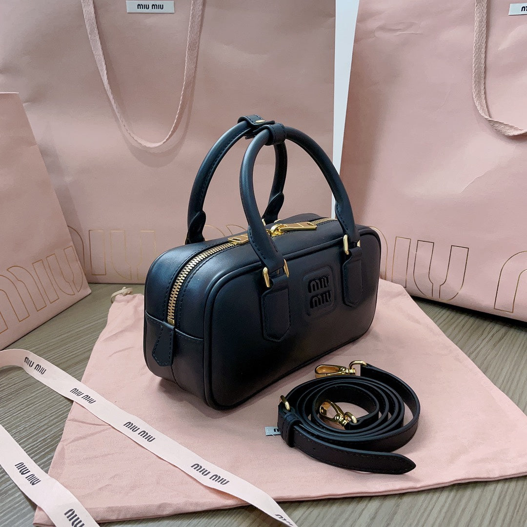 Miumiu - Arcadie leather bag Noir