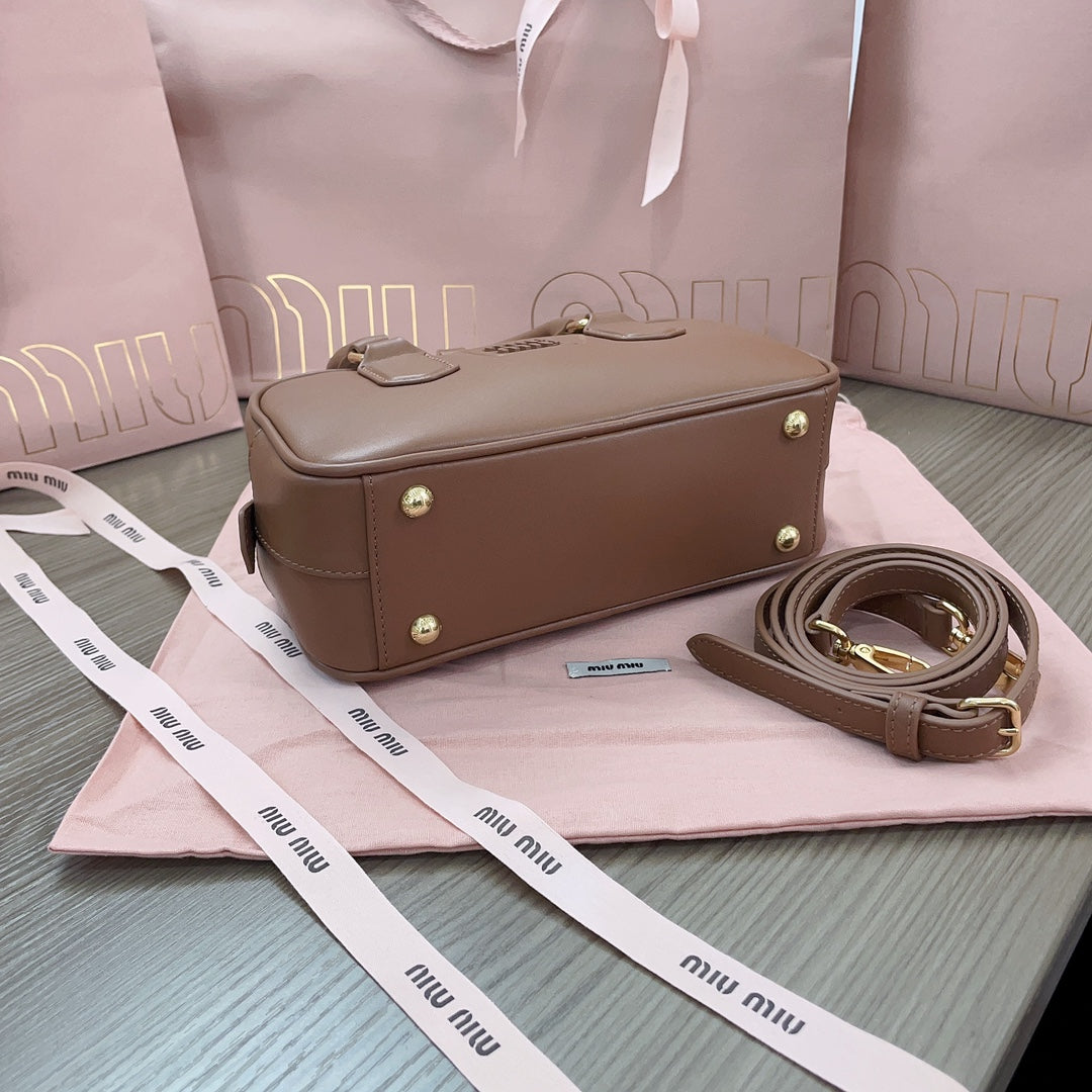 Miumiu - Arcadie leather bag Marron