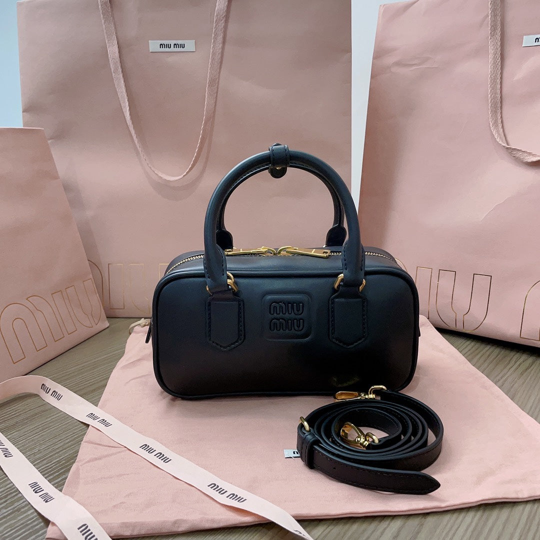 Miumiu - Arcadie leather bag Noir