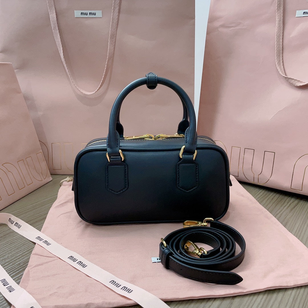 Miumiu - Arcadie leather bag Noir