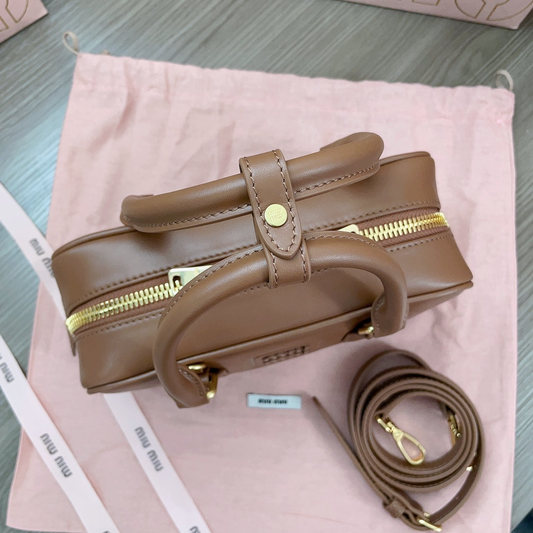 Miumiu - Arcadie leather bag Marron