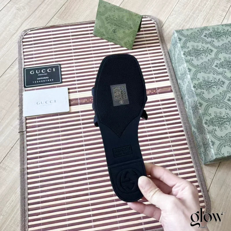 Gucci - Interlocking G slide
