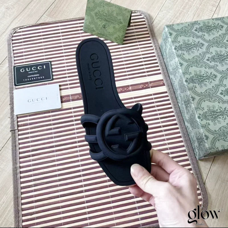 Gucci - Interlocking G slide