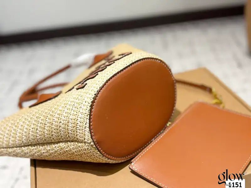 Miu miu - Grand shopping bag en raphia et cuir