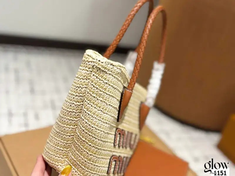 Miu miu - Grand shopping bag en raphia et cuir