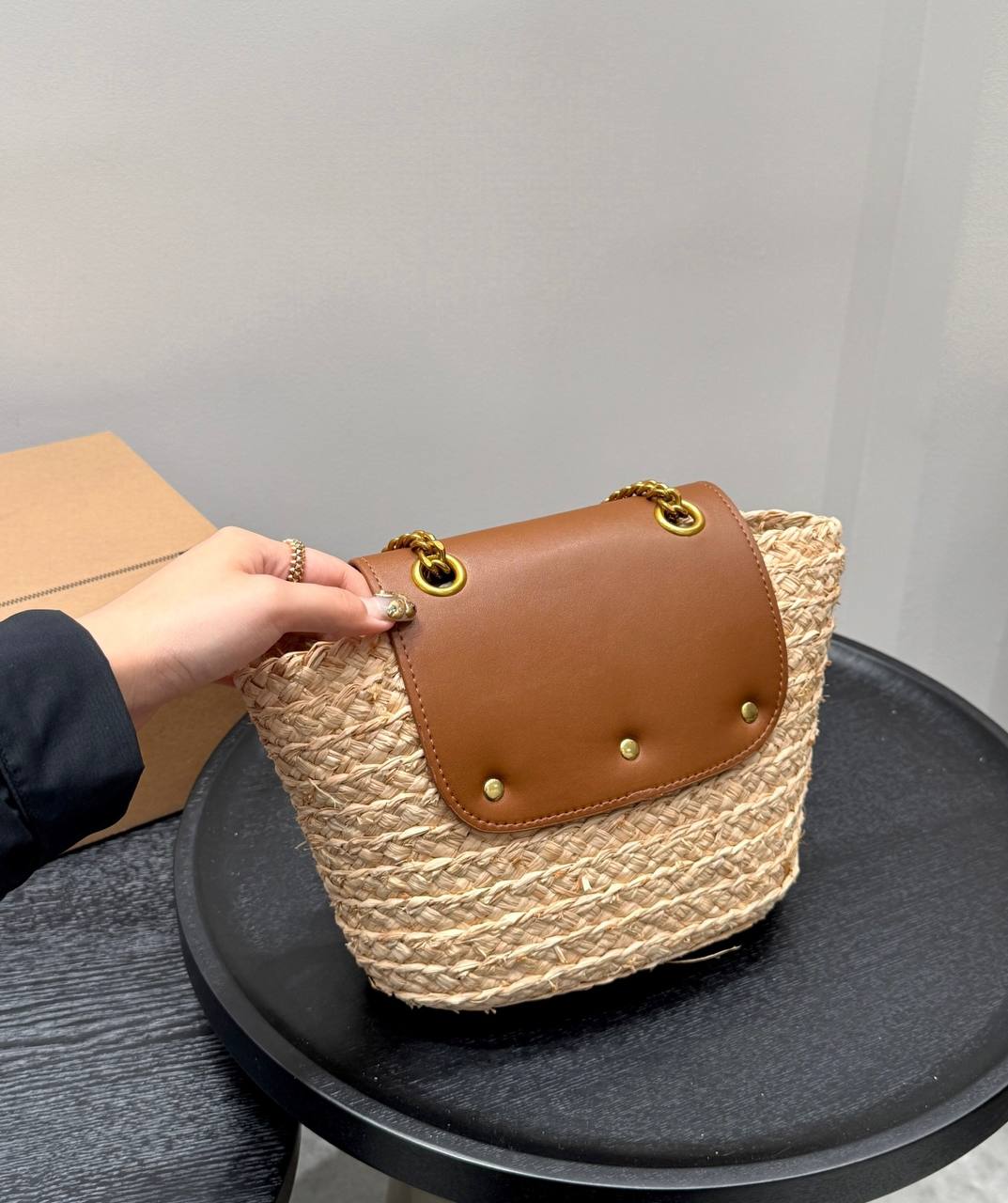 YSL - Sac porté épaule en raphia à finitions en cuir Manon Mini