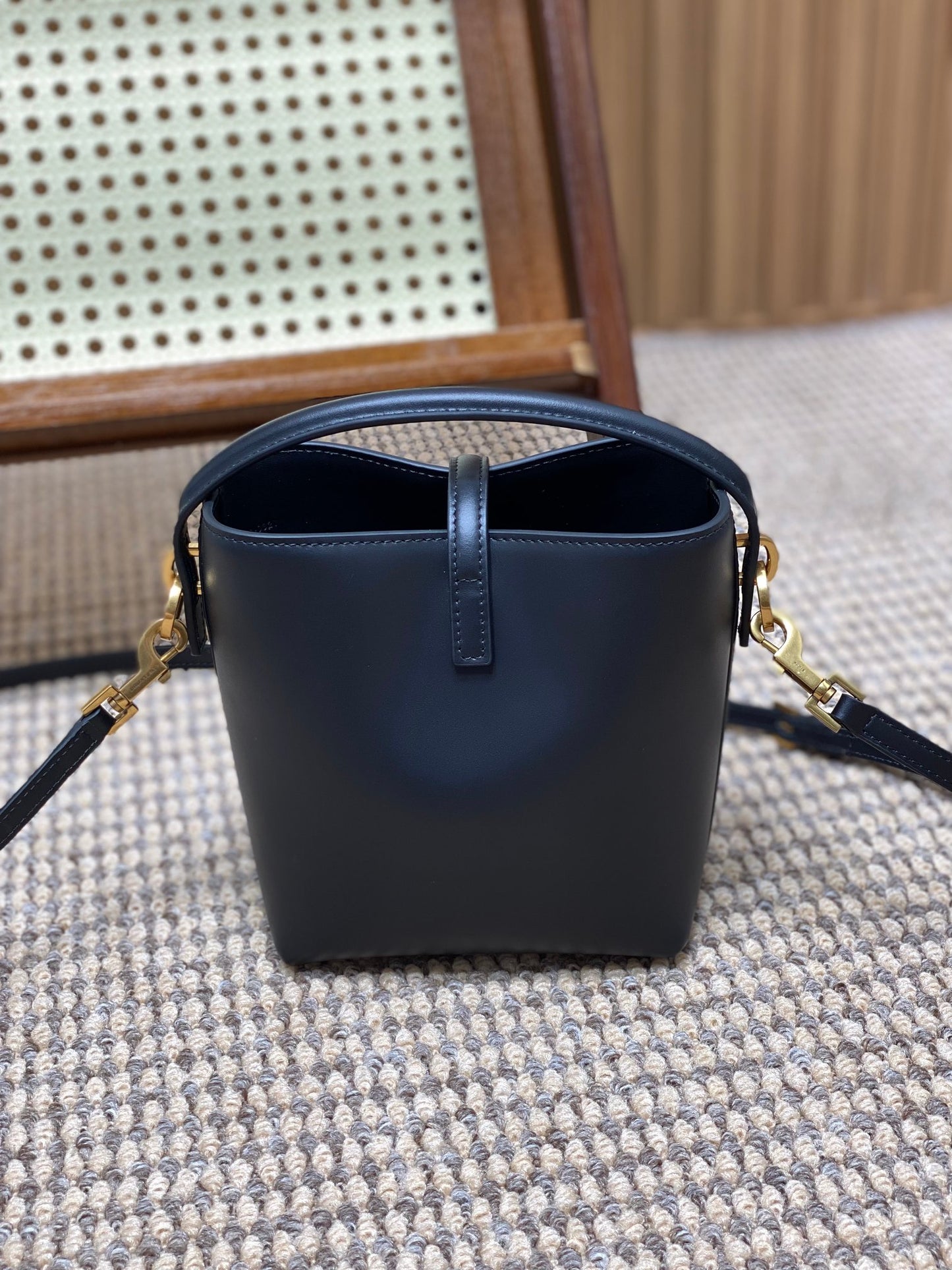 YSL - Sac seau Le 37 Small en cuir