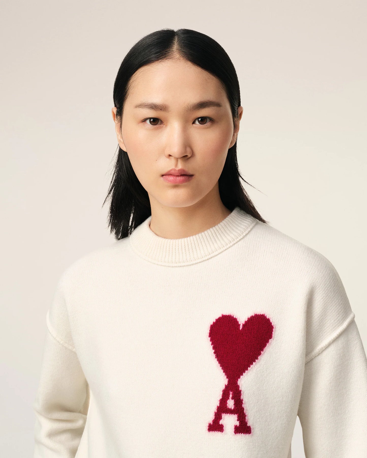 Ami Pull Blanc En Laine Ecru Rouge