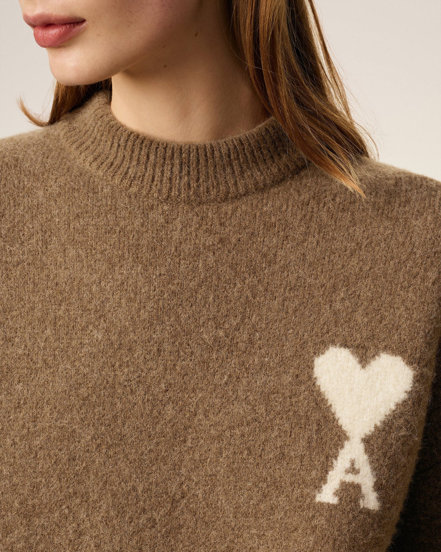 Ami Pull Marron Col Rond En Alpaga Noisette Ecru