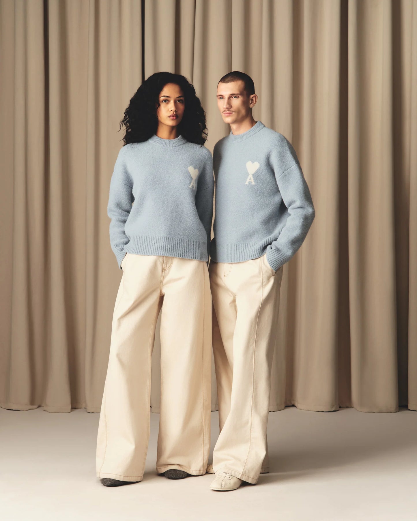 Ami Pull Bleu Col Rond En Alpaga