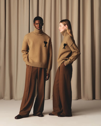 Ami Pull Marron Col Cheminée En Laine - CAMEL NOIR