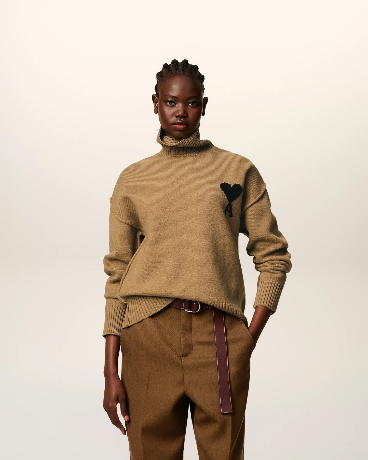 Ami Pull Marron Col Cheminée En Laine - CAMEL NOIR