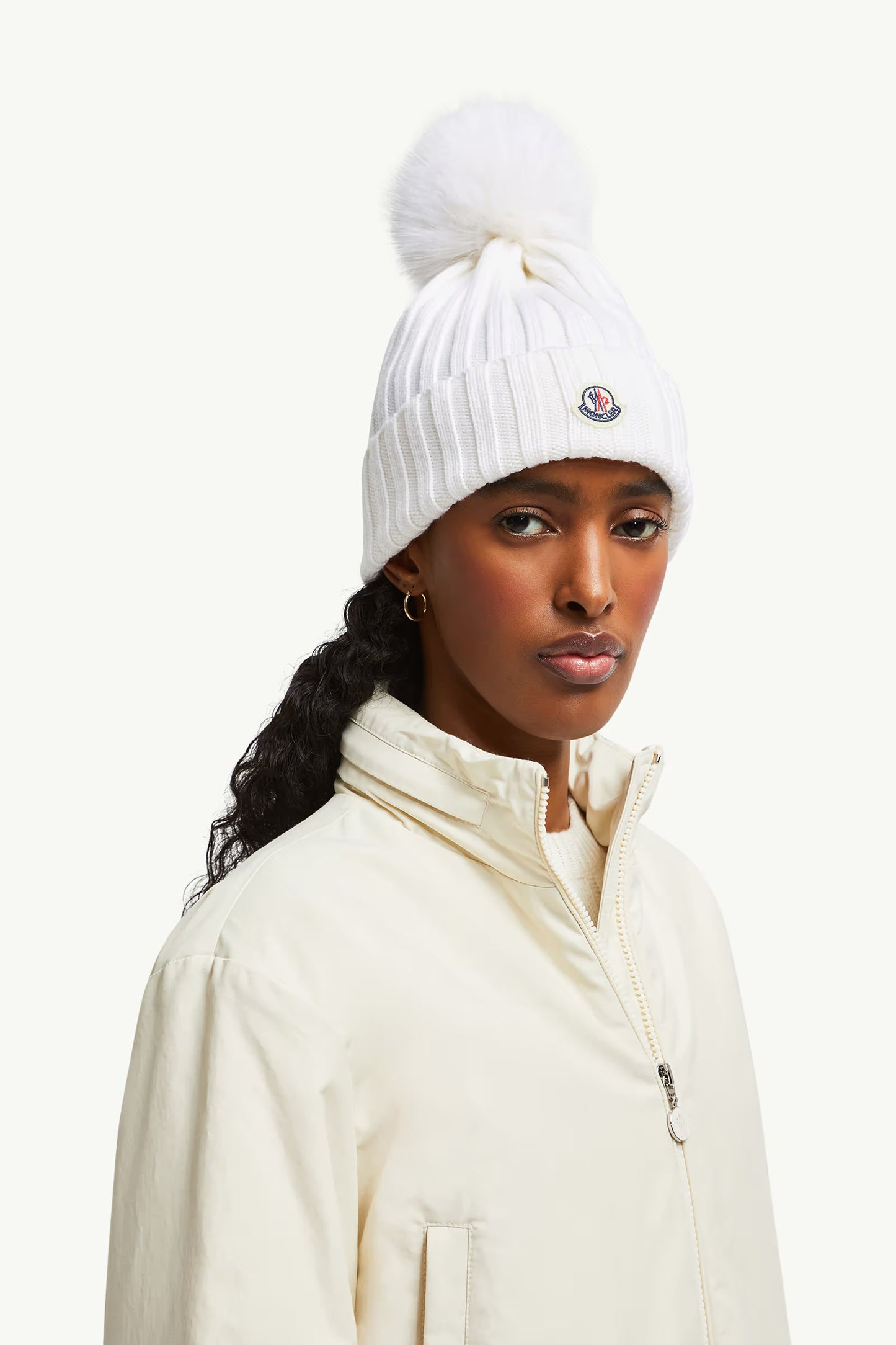 Moncler Bonnet avec pompon en Blanc