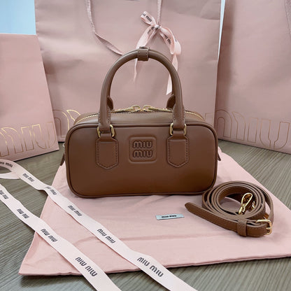 Miumiu - Arcadie leather bag Marron