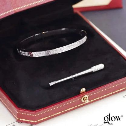 Cartier - Bracelet diamants Love