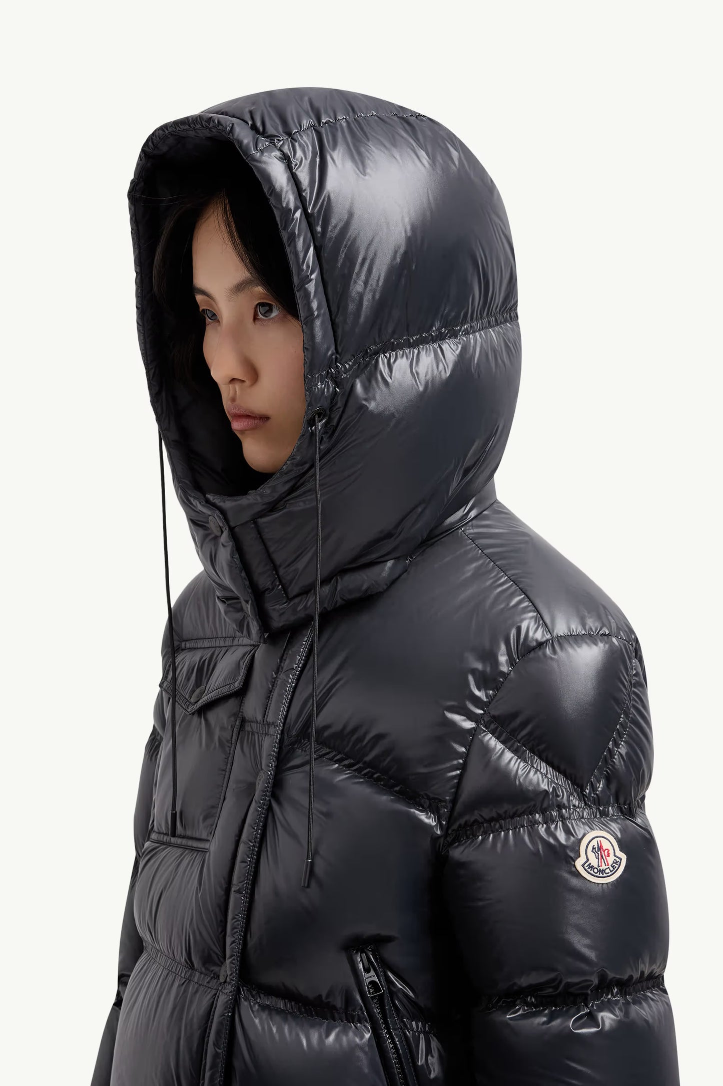 Moncler - Doudoune courte à capuche et matelassage carré