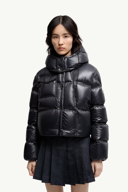 Moncler - Doudoune courte à capuche et matelassage carré