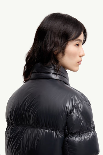 Moncler - Doudoune courte à capuche et matelassage carré