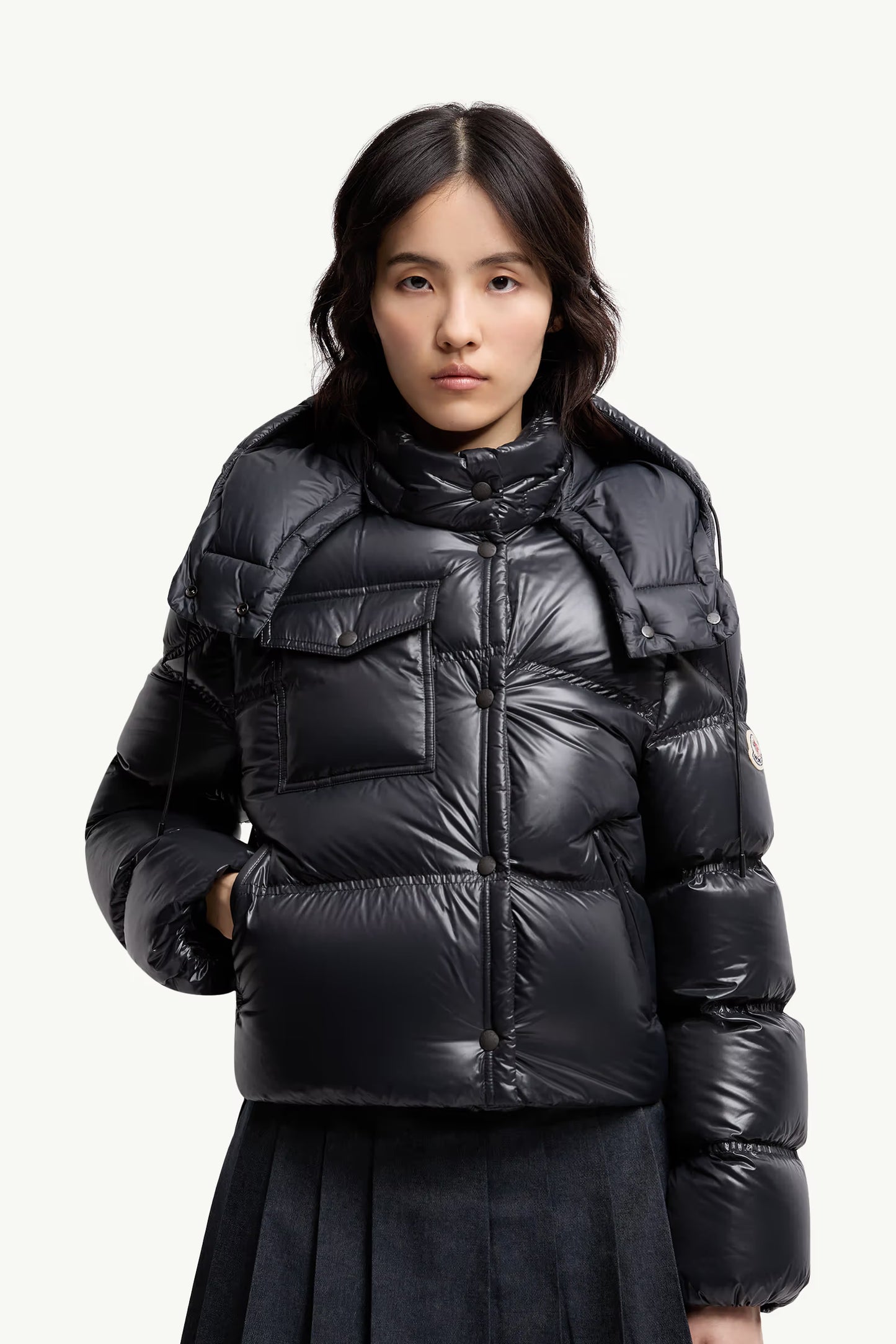 Moncler - Doudoune courte à capuche et matelassage carré