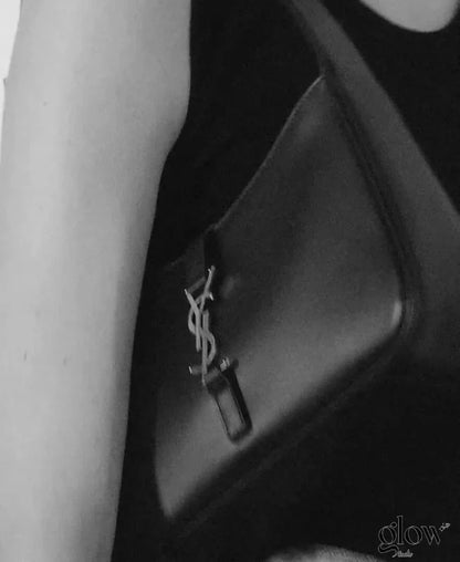 YSL - le 5 à 7 en cuir verni Red